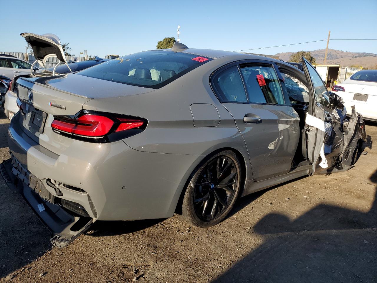 Изображение 3 2022 BMW M550XI  2022 с VIN WBA13BK06NCJ48418