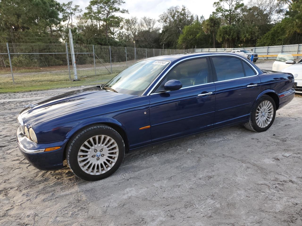 2004 JAGUAR XJ8  2004 image