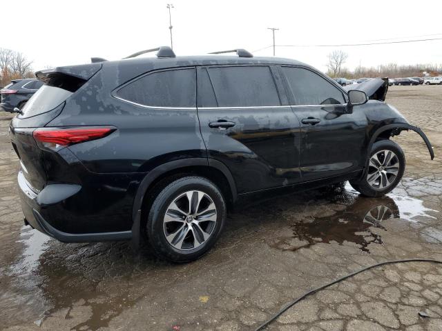 Obraz 3 z 2022 TOYOTA HIGHLANDER XLE 2022 z VIN 5TDGZRBH3NS182339