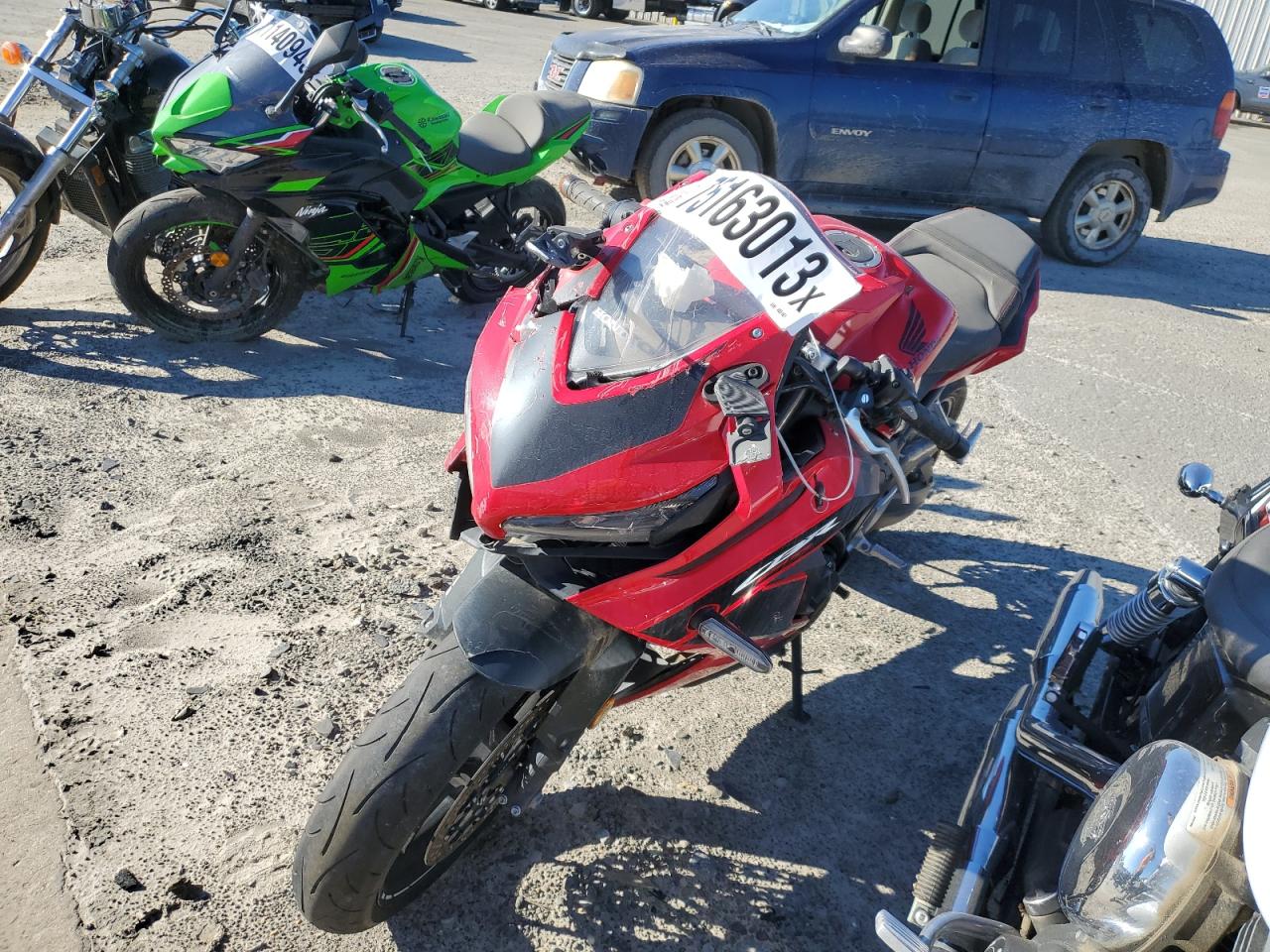 Изображение 2 2023 HONDA CBR650 RA 2023 с VIN MLHRH0150P5400161