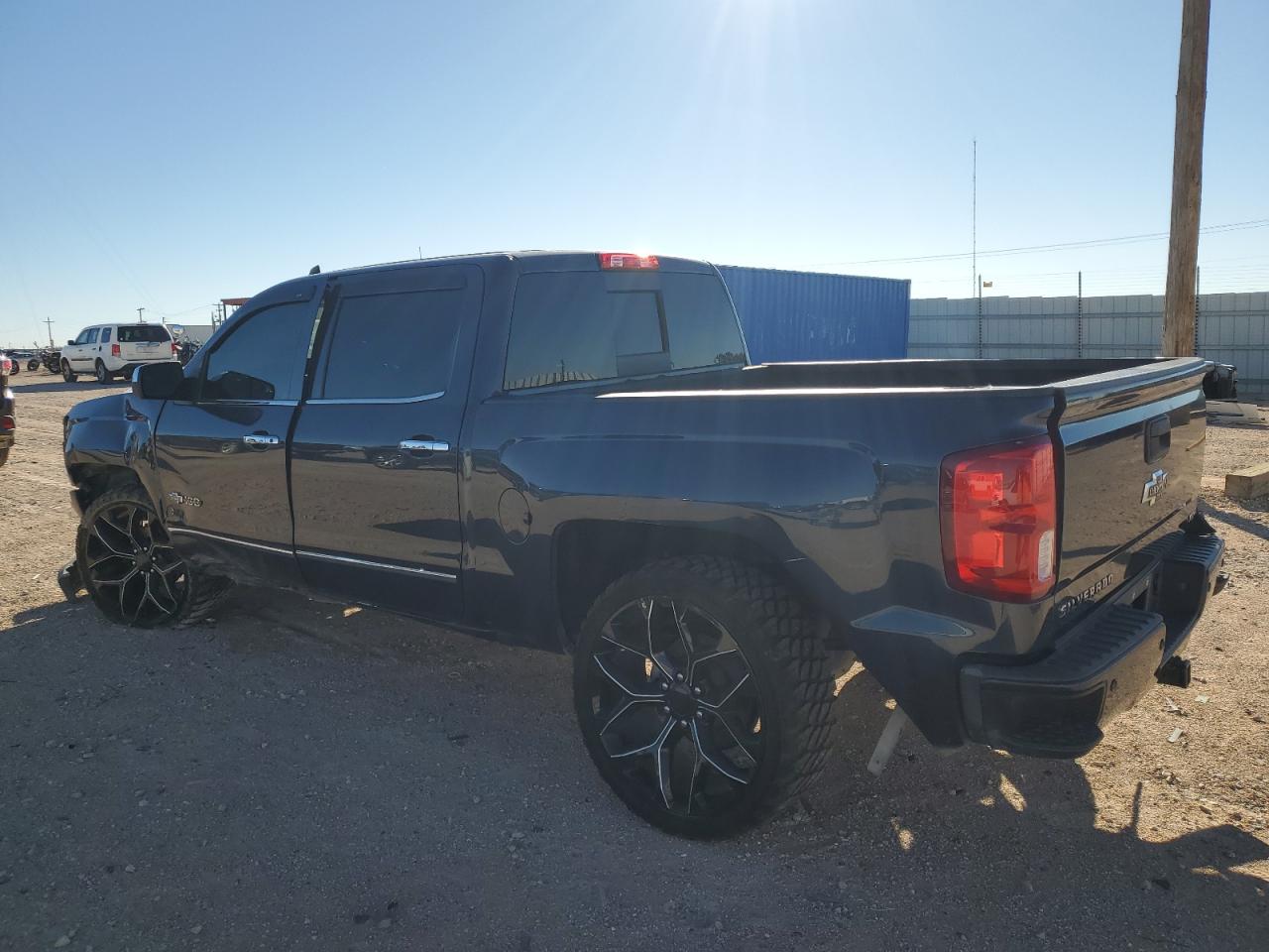 Изображение 2 2018 CHEVROLET SILVERADO K1500 LTZ 2018 с VIN 3GCUKSEJ9JG267143
