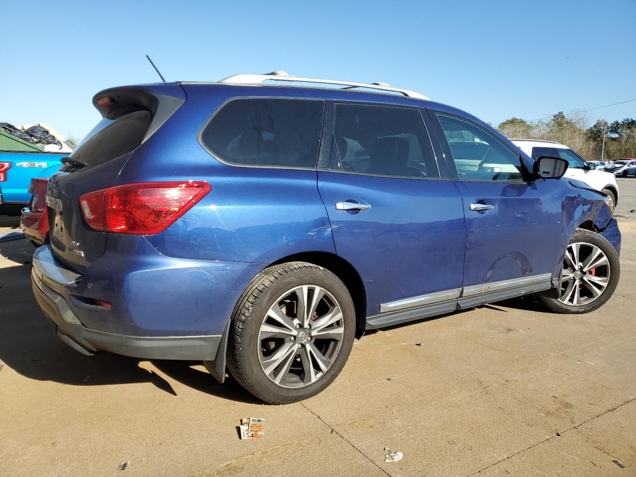 Image 3 of 2017 NISSAN PATHFINDER S 2017 with VIN 5N1DR2MM3HC634022