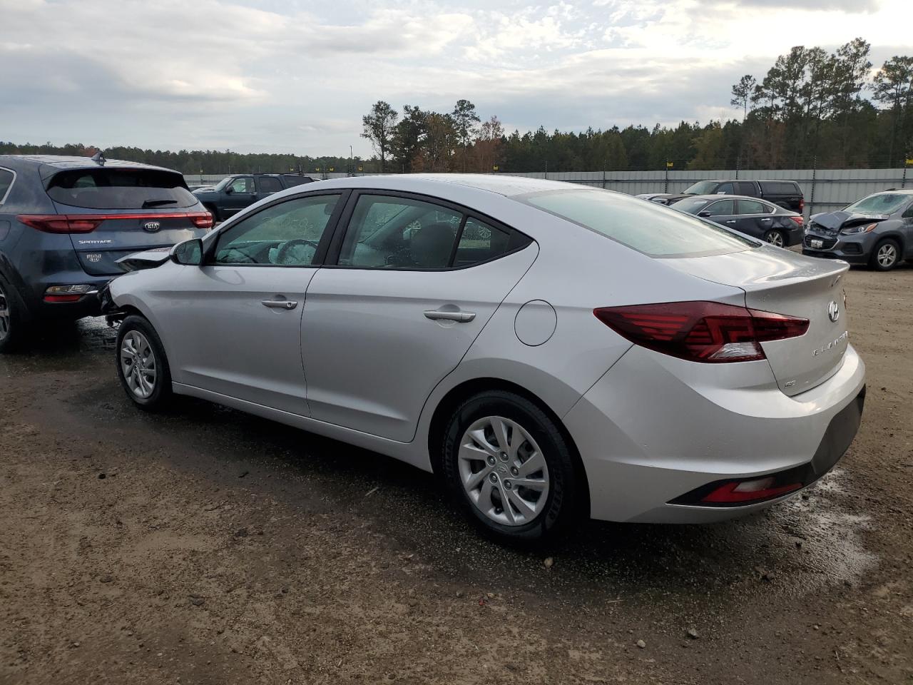 Image 2 of 2019 HYUNDAI ELANTRA SE 2019 with VIN KMHD74LF9KU759631