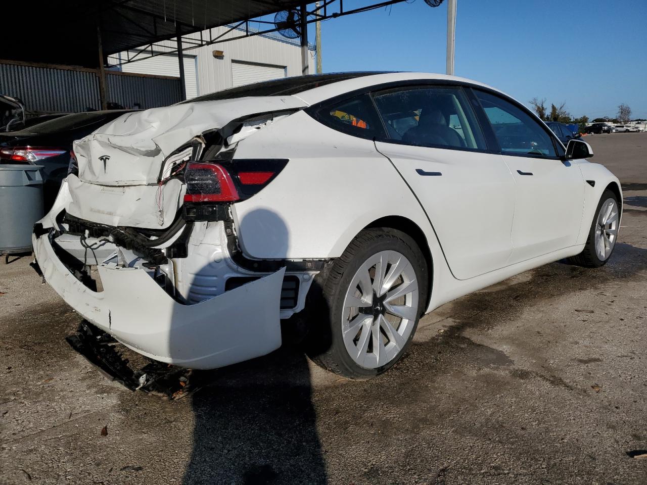 Изображение 3 2023 TESLA MODEL 3  2023 с VIN 5YJ3E1EA9PF436881