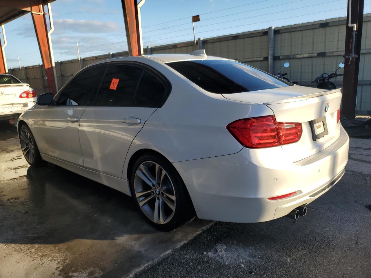 Obraz 2 z 2014 BMW 328 I 2014 z VIN WBA3A5G56ENP32715