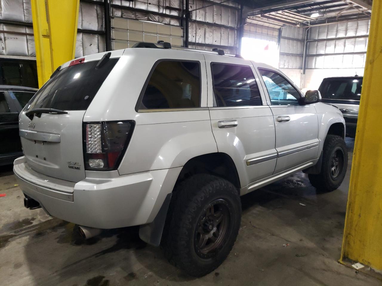 Image 3 of 2006 JEEP GRAND CHEROKEE OVERLAND 2006 with VIN 1J8HR68286C197792
