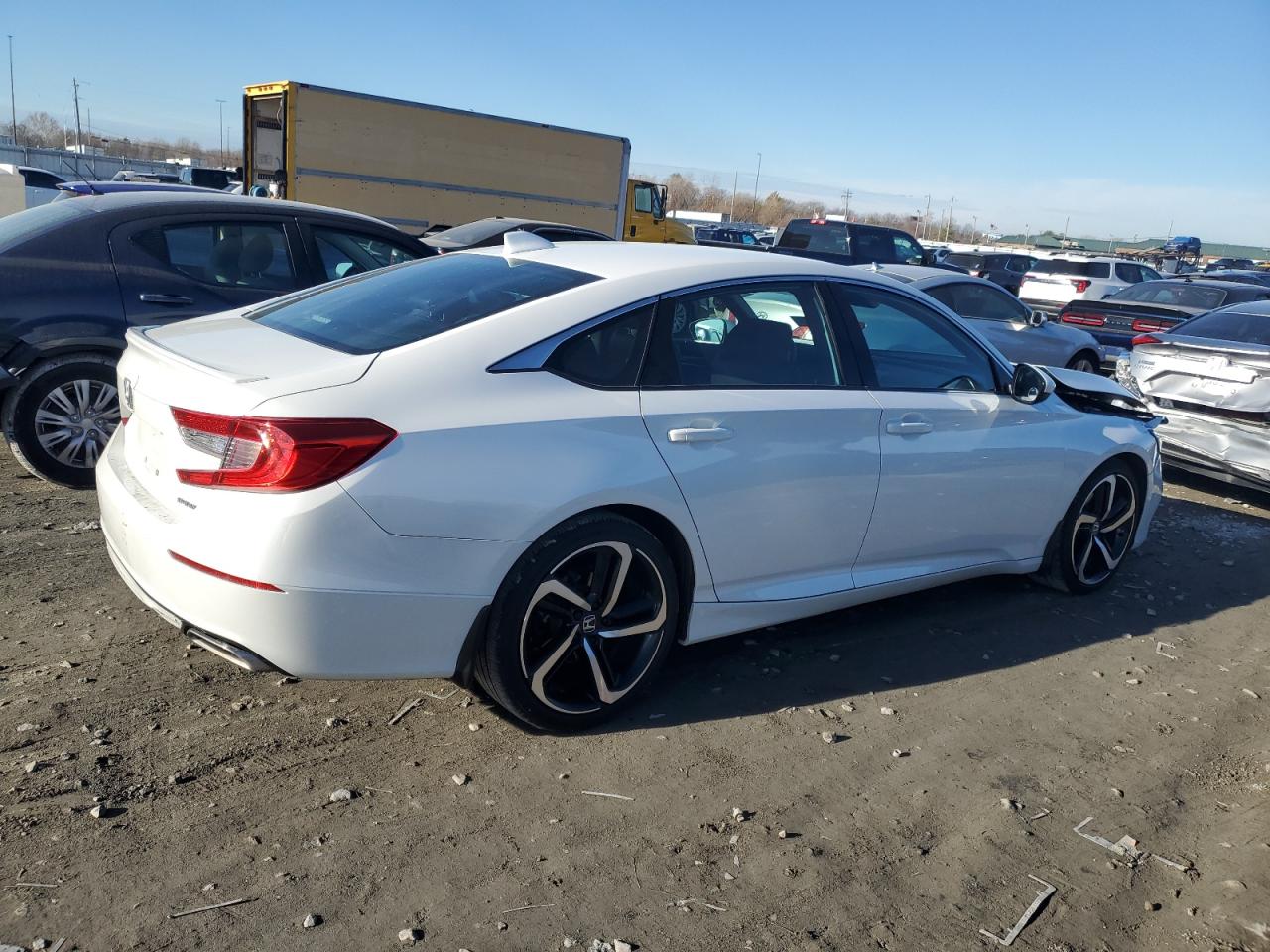 Изображение 3 2018 HONDA ACCORD SPORT 2018 с VIN 1HGCV1F38JA244319