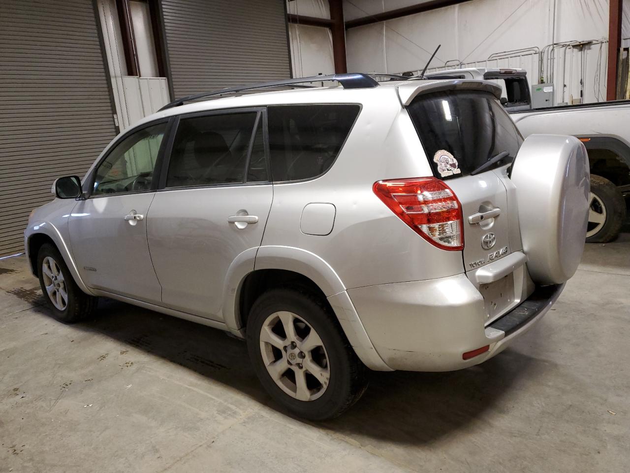 Image 2 of 2009 TOYOTA RAV4 LIMITED 2009 with VIN JTMBK31V79D010139