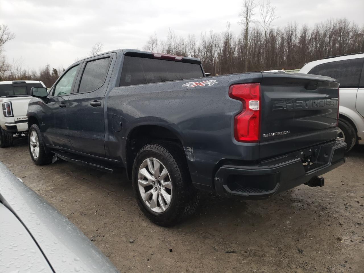 Изображение 2 2021 CHEVROLET SILVERADO K1500 CUSTOM 2021 с VIN 1GCPYBEK1MZ294801