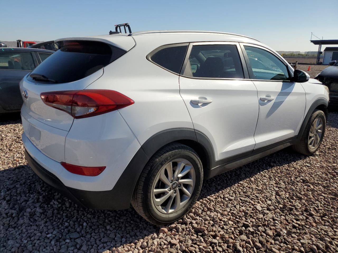 Obraz 3 z 2016 HYUNDAI TUCSON LIMITED 2016 z VIN KM8J33A45GU103606