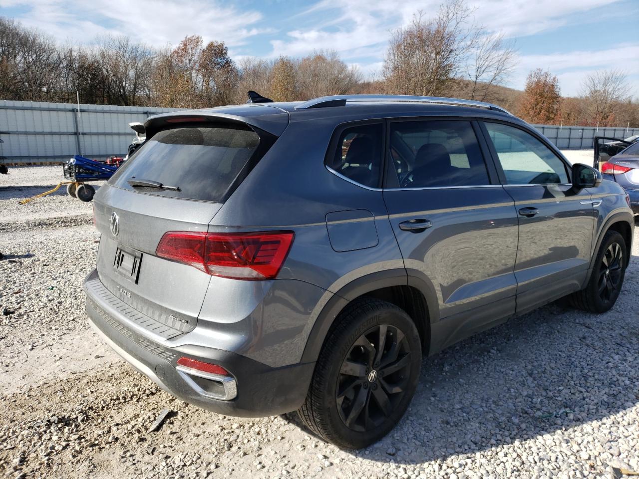 Image 3 of 2022 VOLKSWAGEN TAOS SE IQ DRIVE 2022 with VIN 3VVPX7B28NM089517