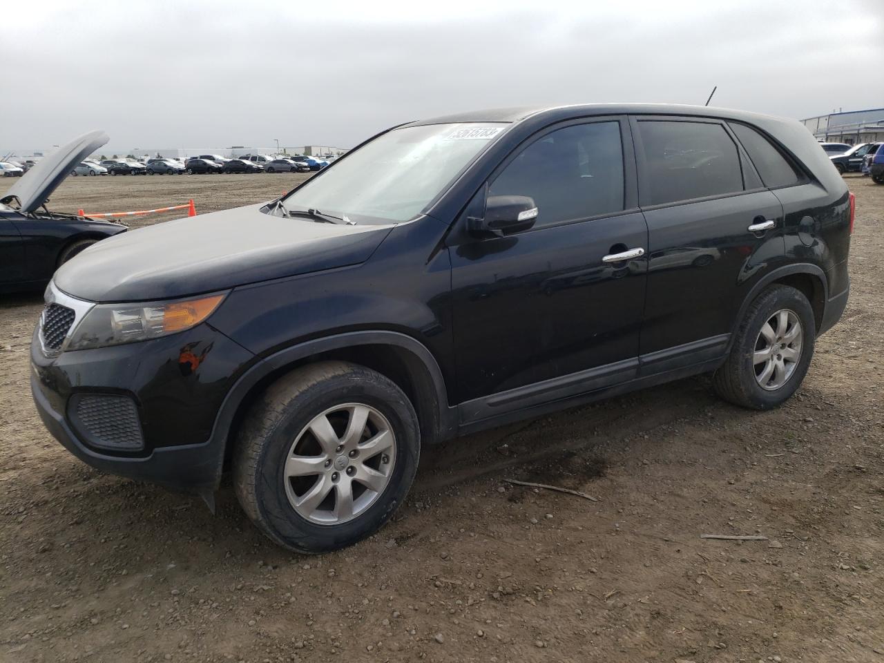 Image 1 of 2013 KIA SORENTO LX 2013 with VIN 5XYKT4A15DG318162