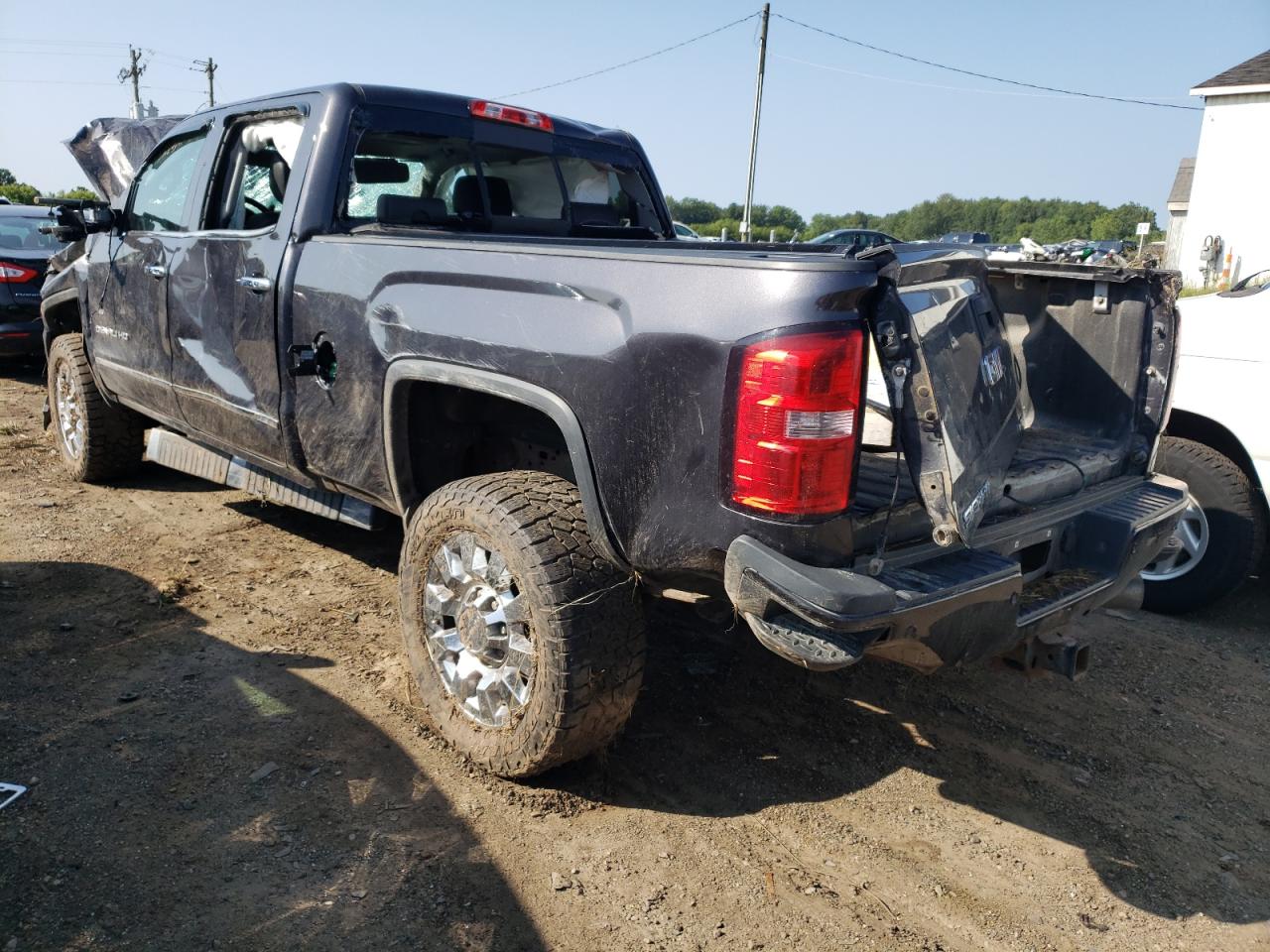 Image 2 of 2016 GMC SIERRA K2500 DENALI 2016 with VIN 1GT12UE86GF153963