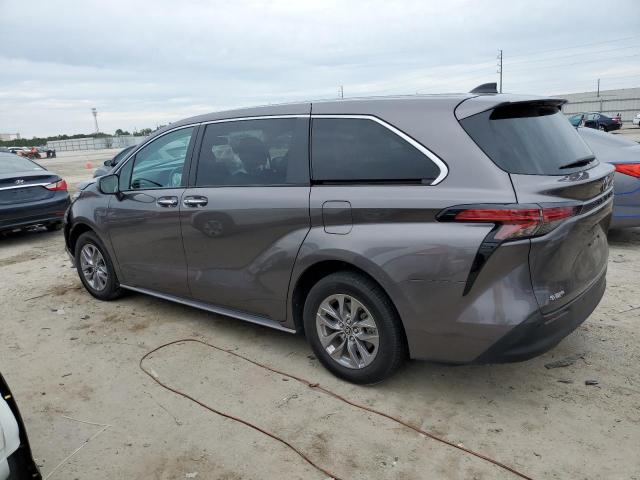 Изображение 2 2022 TOYOTA SIENNA XLE 2022 с VIN 5TDYRKEC5NS127239