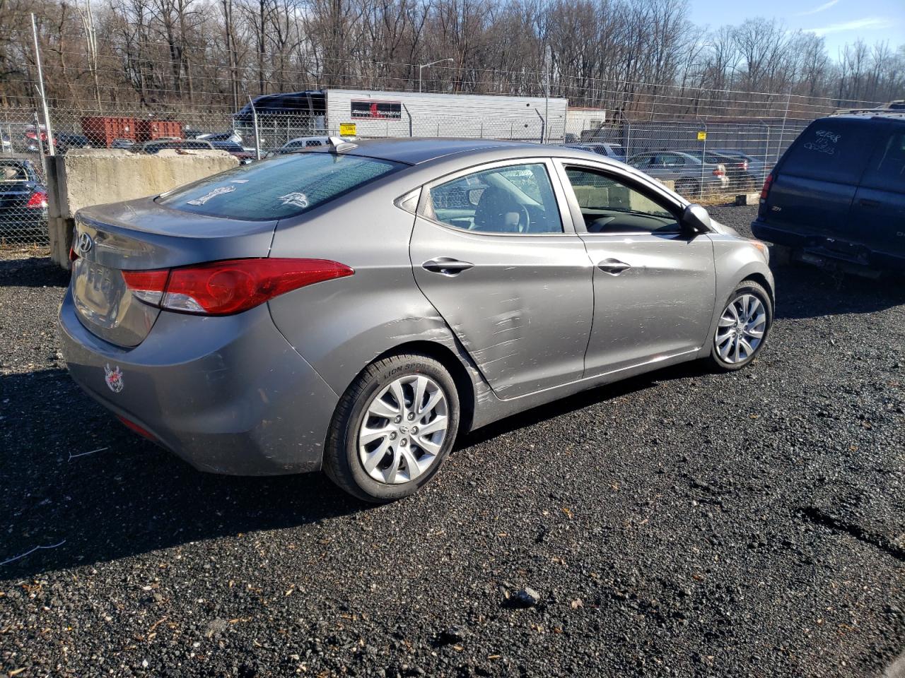 Image 3 of 2013 HYUNDAI ELANTRA GLS 2013 with VIN 5NPDH4AE7DH202743