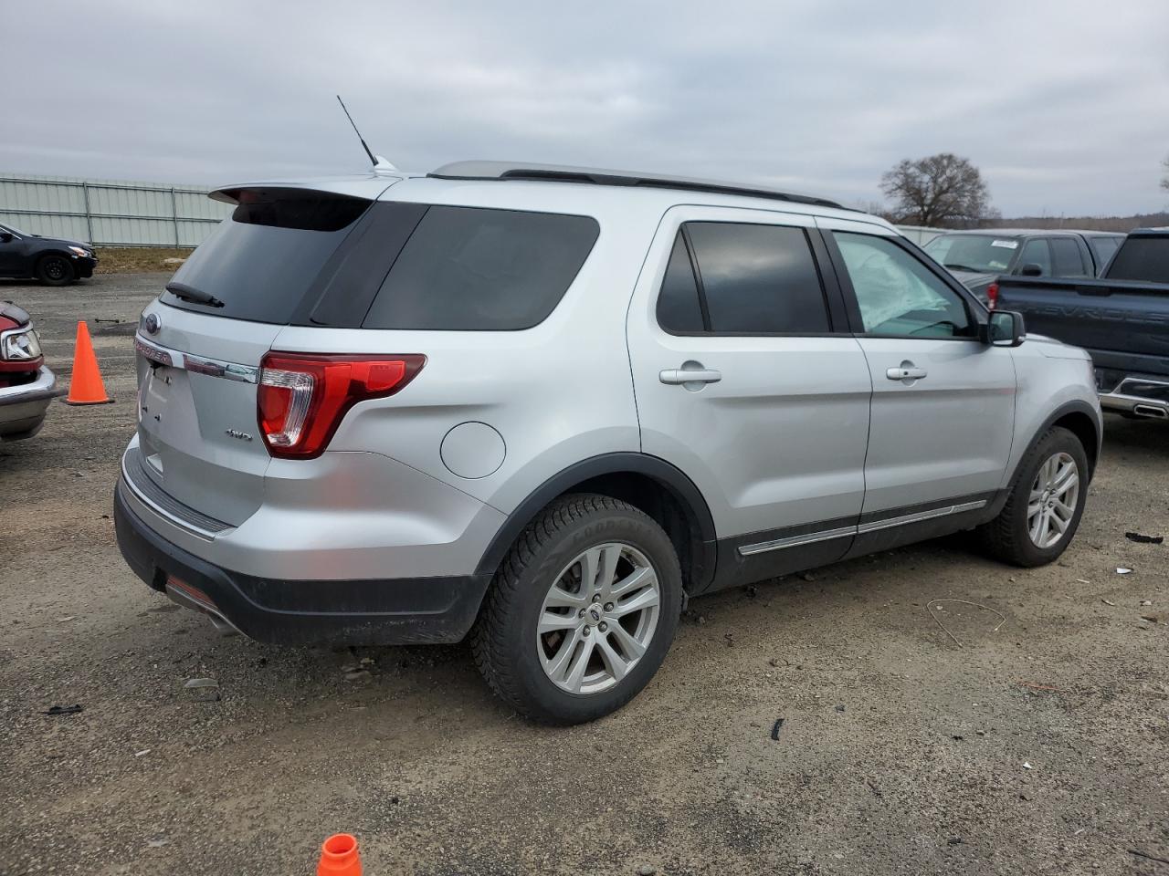 Image 3 of 2018 FORD EXPLORER XLT 2018 with VIN 1FM5K8D81JGA65278