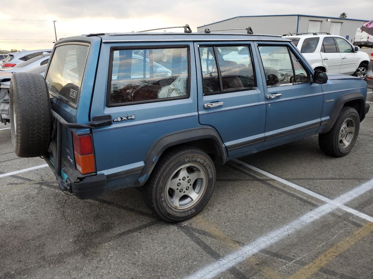 Image 3 of 1986 JEEP CHEROKEE LAREDO 1986 with VIN 1JCWL7846GT152101