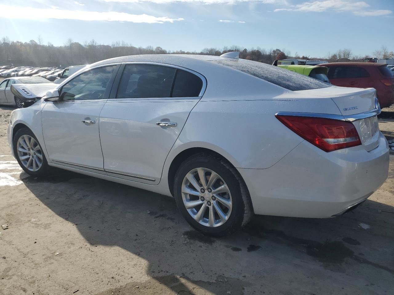 Изображение 2 2015 BUICK LACROSSE  2015 с VIN 1G4GB5G36FF325498