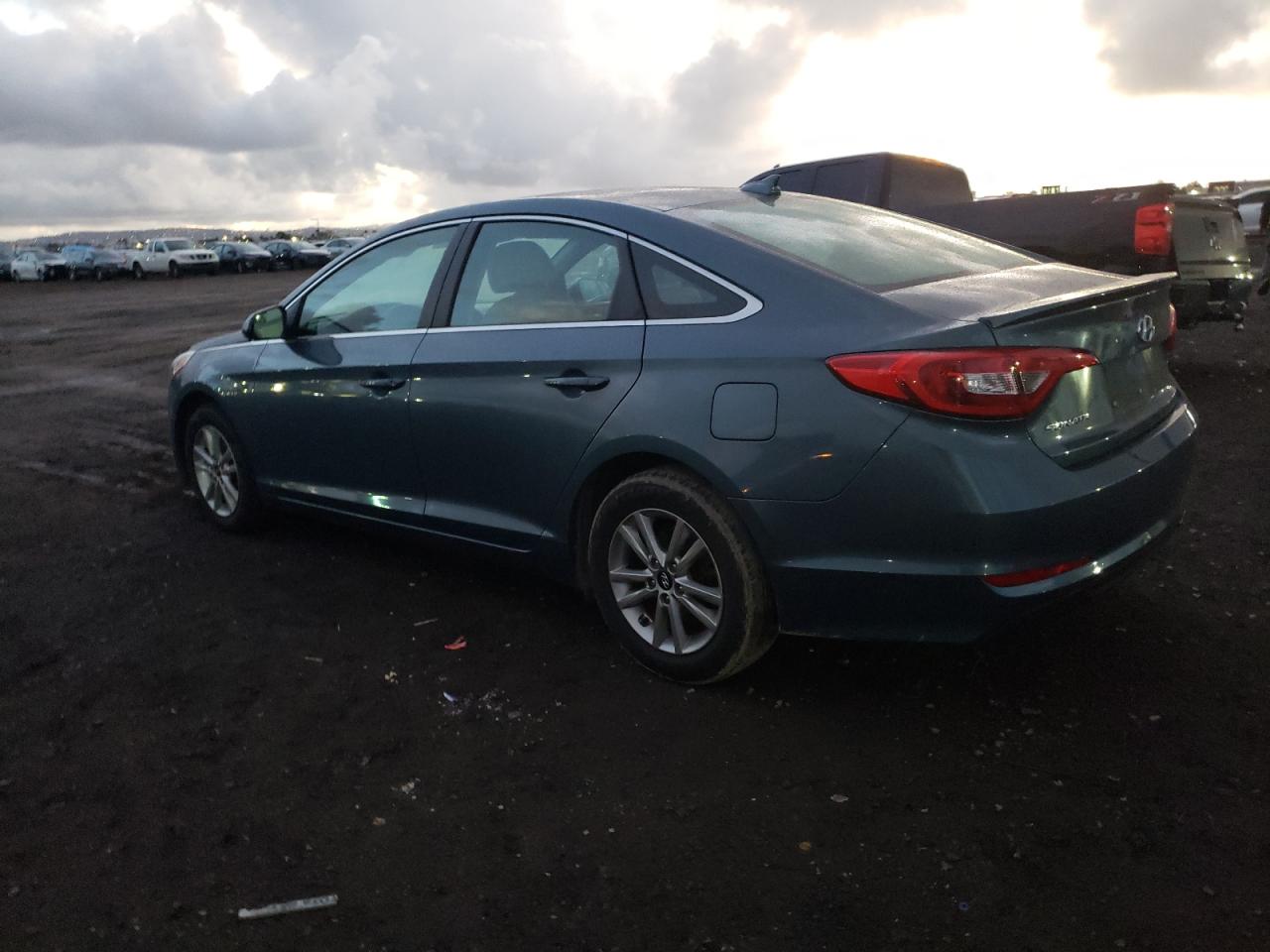 Image 2 of 2017 HYUNDAI SONATA SE 2017 with VIN 5NPE24AF5HH524513
