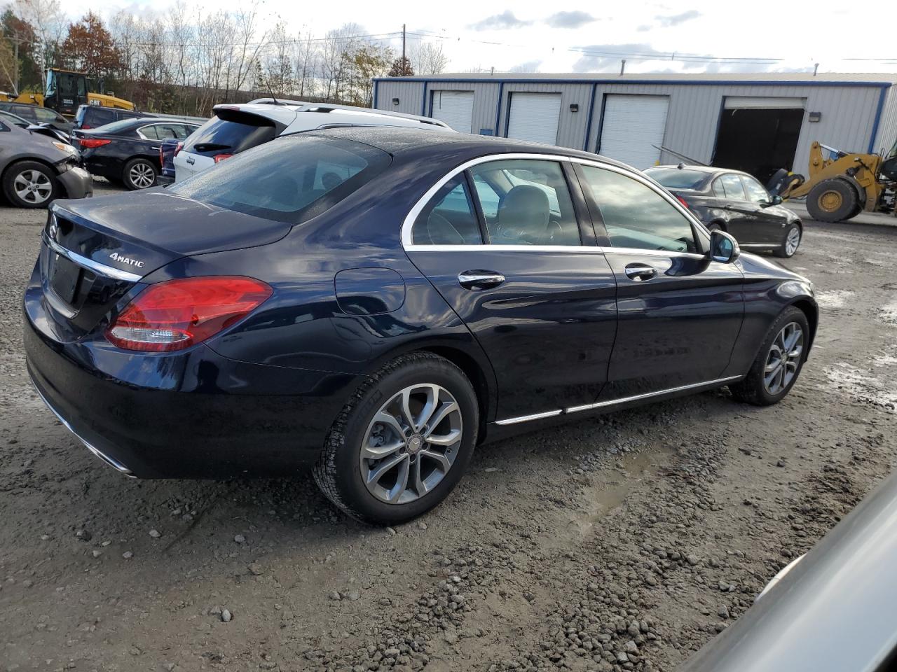 Изображение 3 2017 MERCEDES-BENZ C 300 4MATIC 2017 с VIN 55SWF4KB4HU210062