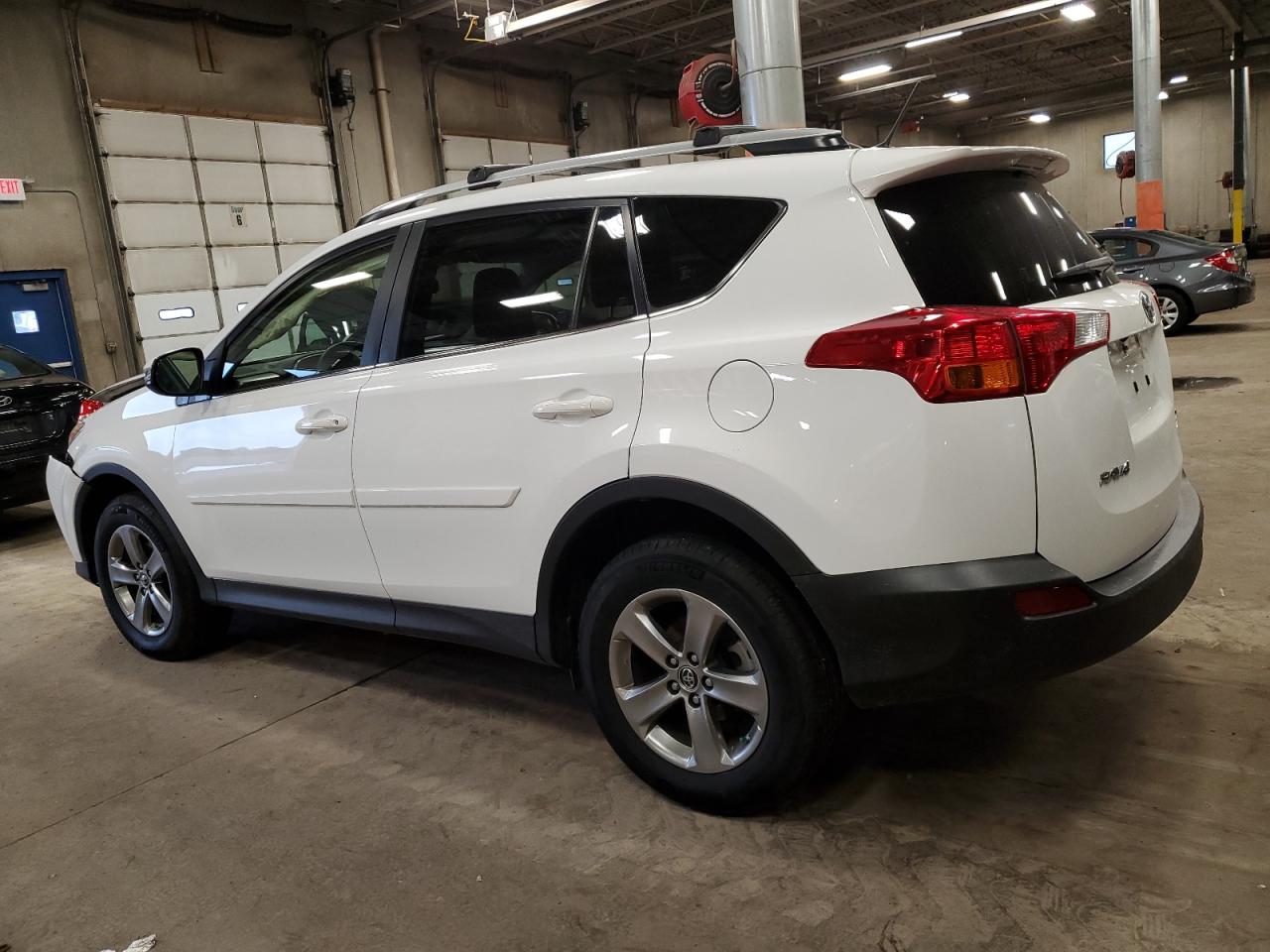Image 2 of 2015 TOYOTA RAV4 XLE 2015 with VIN JTMRFREV9FD164850