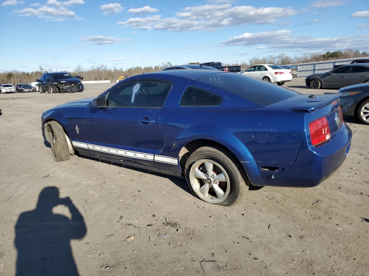 Obraz 2 z 2008 FORD MUSTANG  2008 z VIN 1ZVHT80N385160518