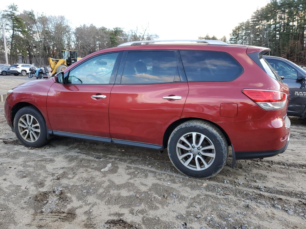 Image 2 of 2014 NISSAN PATHFINDER S 2014 with VIN 5N1AR2MM4EC696639