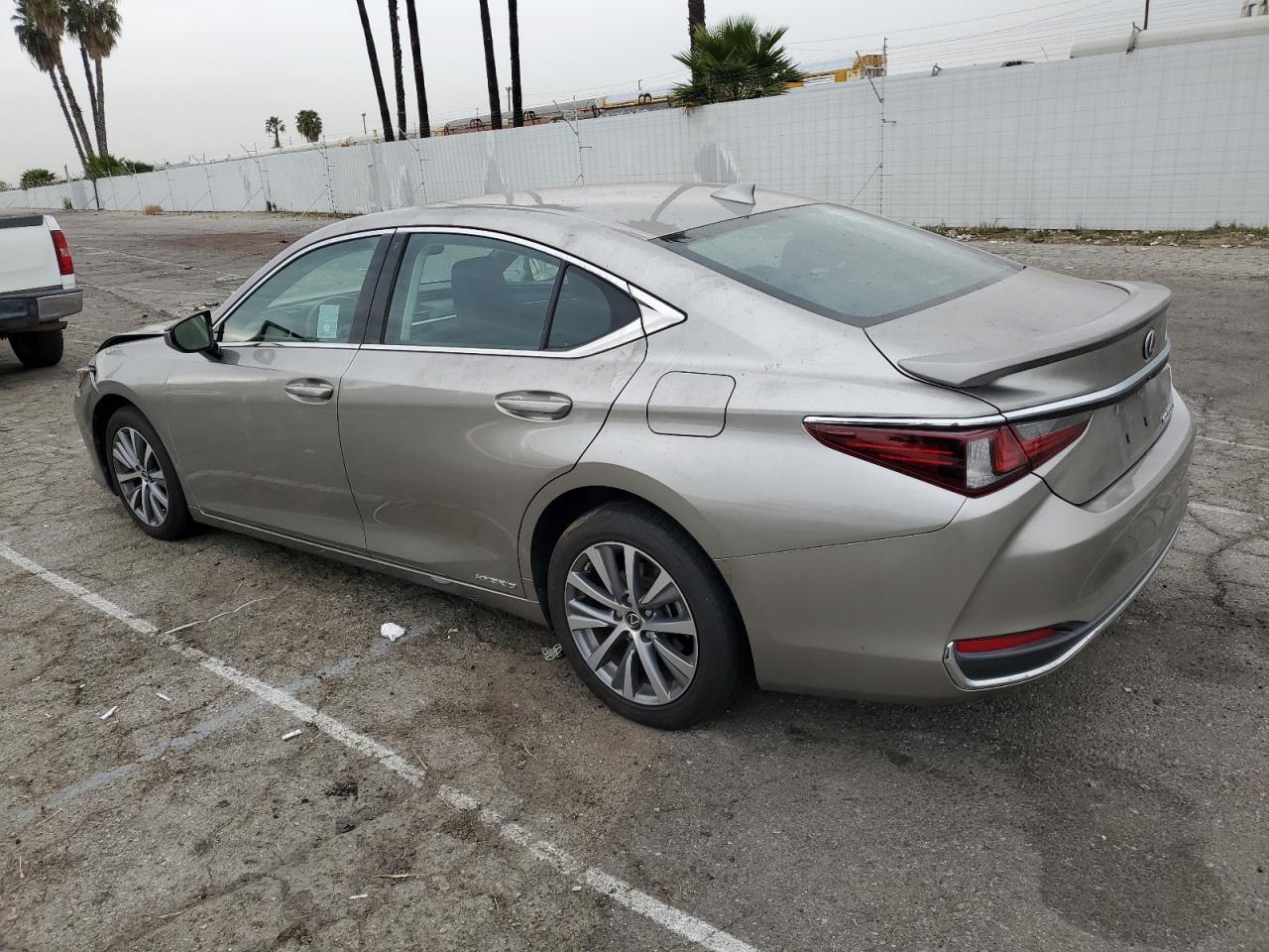 Obraz 2 z 2021 LEXUS ES 300H BASE 2021 z VIN 58ACA1C16MU002228