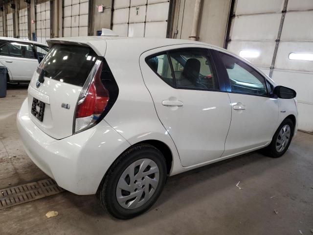 Image 3 of 2016 TOYOTA PRIUS C  2016 with VIN JTDKDTB3XG1123654