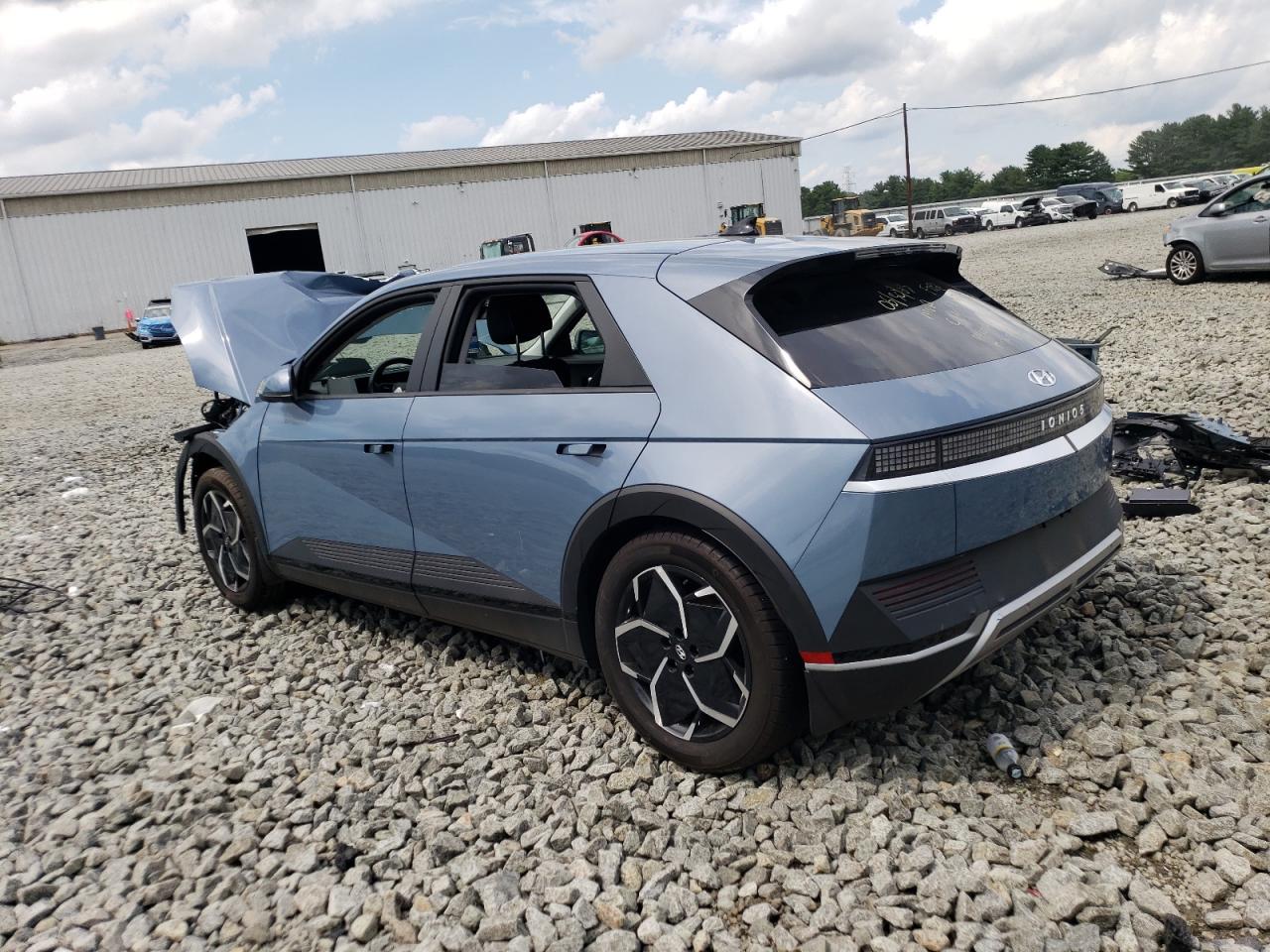 Image 2 of 2022 HYUNDAI IONIQ 5 SEL 2022 with VIN KM8KNDAF0NU107372