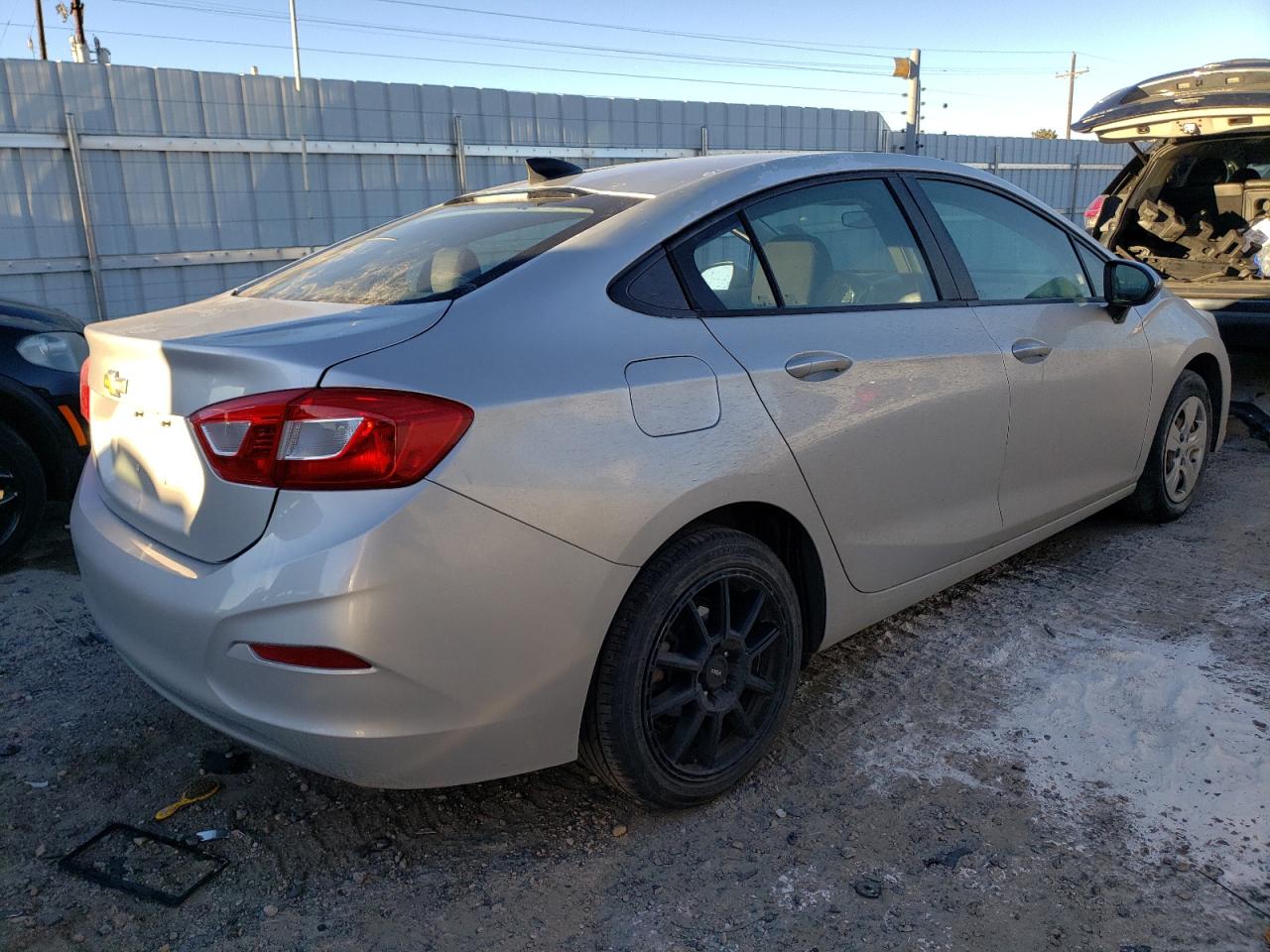 Obraz 3 z 2017 CHEVROLET CRUZE LS 2017 z VIN 1G1BC5SM7H7105949
