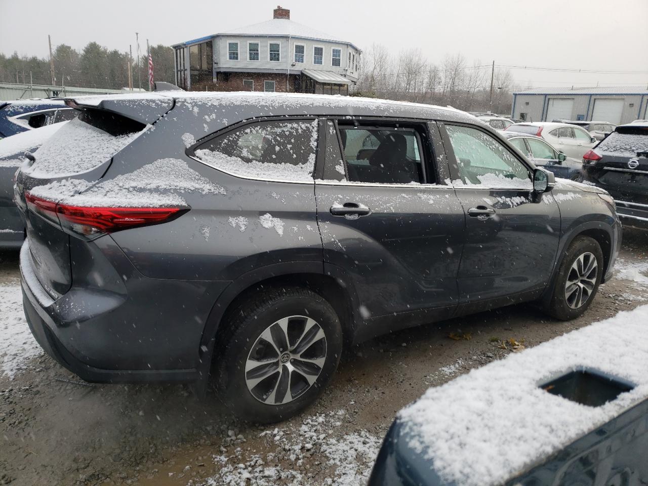Image 3 of 2020 TOYOTA HIGHLANDER XLE 2020 with VIN 5TDGZRBH8LS006254