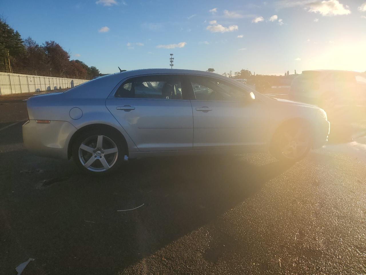 Image 3 of 2009 CHEVROLET MALIBU LS 2009 with VIN 1G1ZG57B894202235