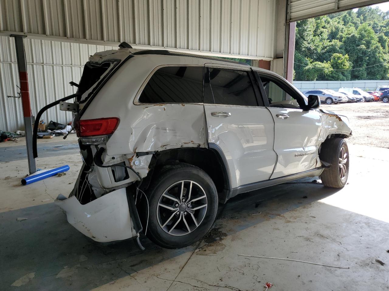 Image 3 of Jeep Grand Cherokee Limited 2019 with VIN 1C4RJFBG1KC772493
