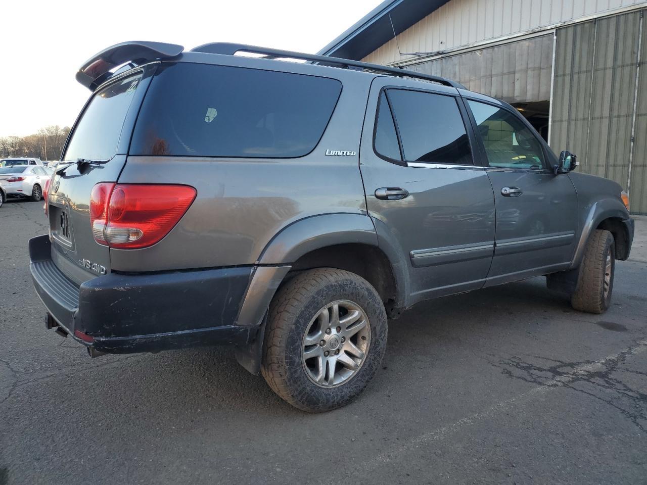 Image 3 of 2005 TOYOTA SEQUOIA LIMITED 2005 with VIN 5TDBT48A25S242782