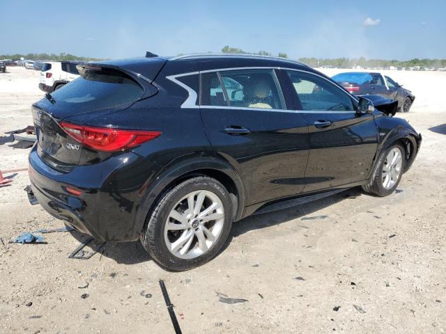 Изображение 3 2018 INFINITI QX30 BASE 2018 с VIN SJKCH5CP7JA055470