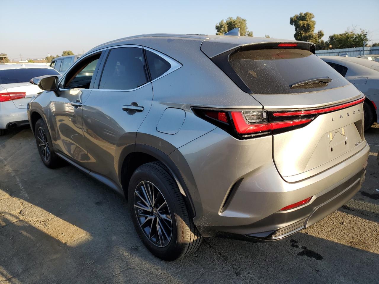 Obraz 2 z 2022 LEXUS NX 250 2022 z VIN 2T2ADCAZ3NC002325