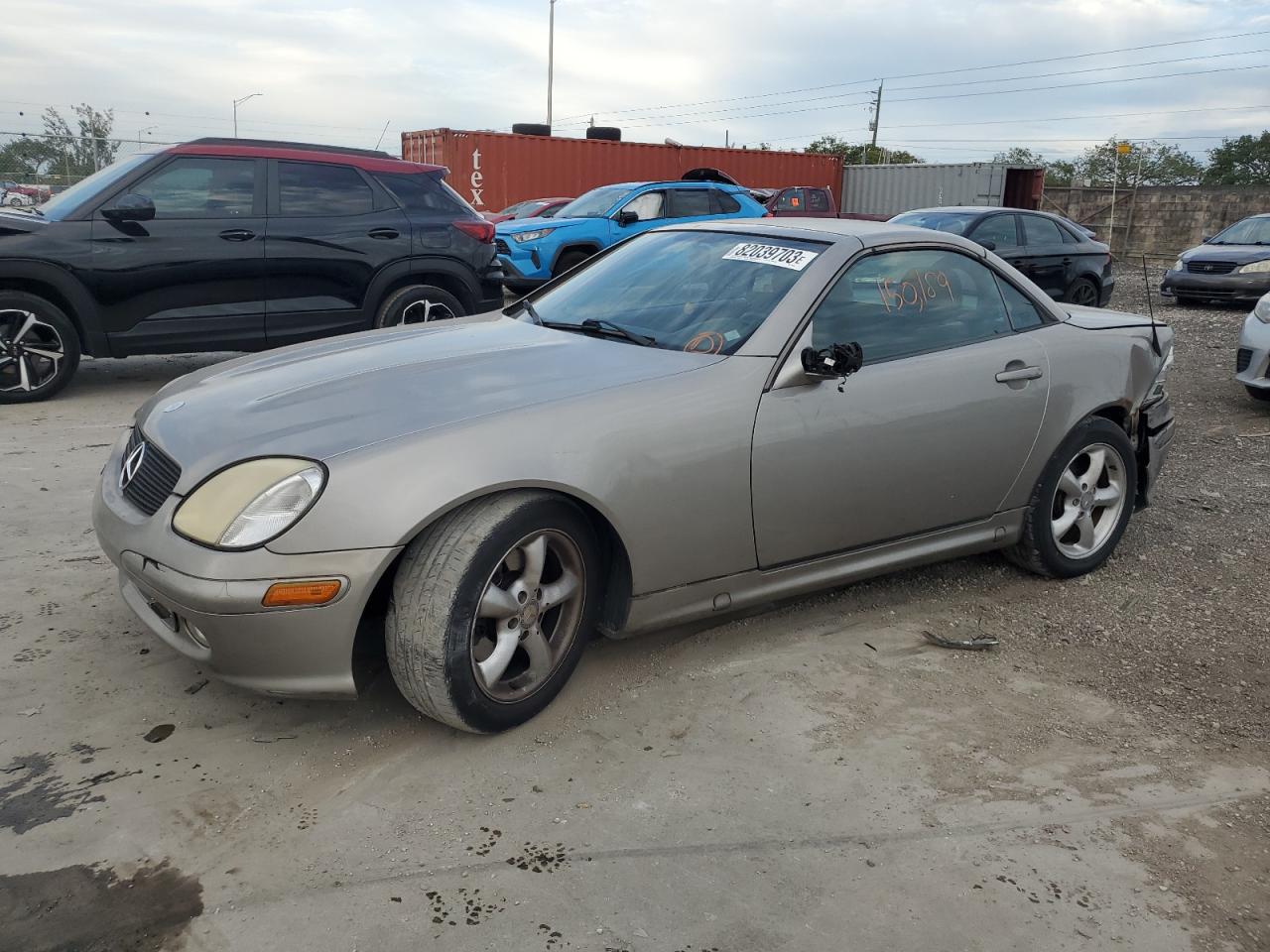 Image 1 of 2003 MERCEDES-BENZ SLK 320 2003 with VIN WDBKK65F03F285785