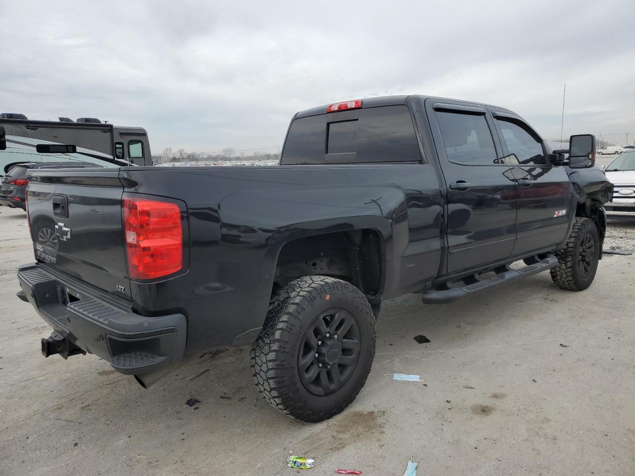 Obraz 3 z 2017 CHEVROLET SILVERADO K2500 HEAVY DUTY LTZ 2017 z VIN 1GC1KWEG8HF218560