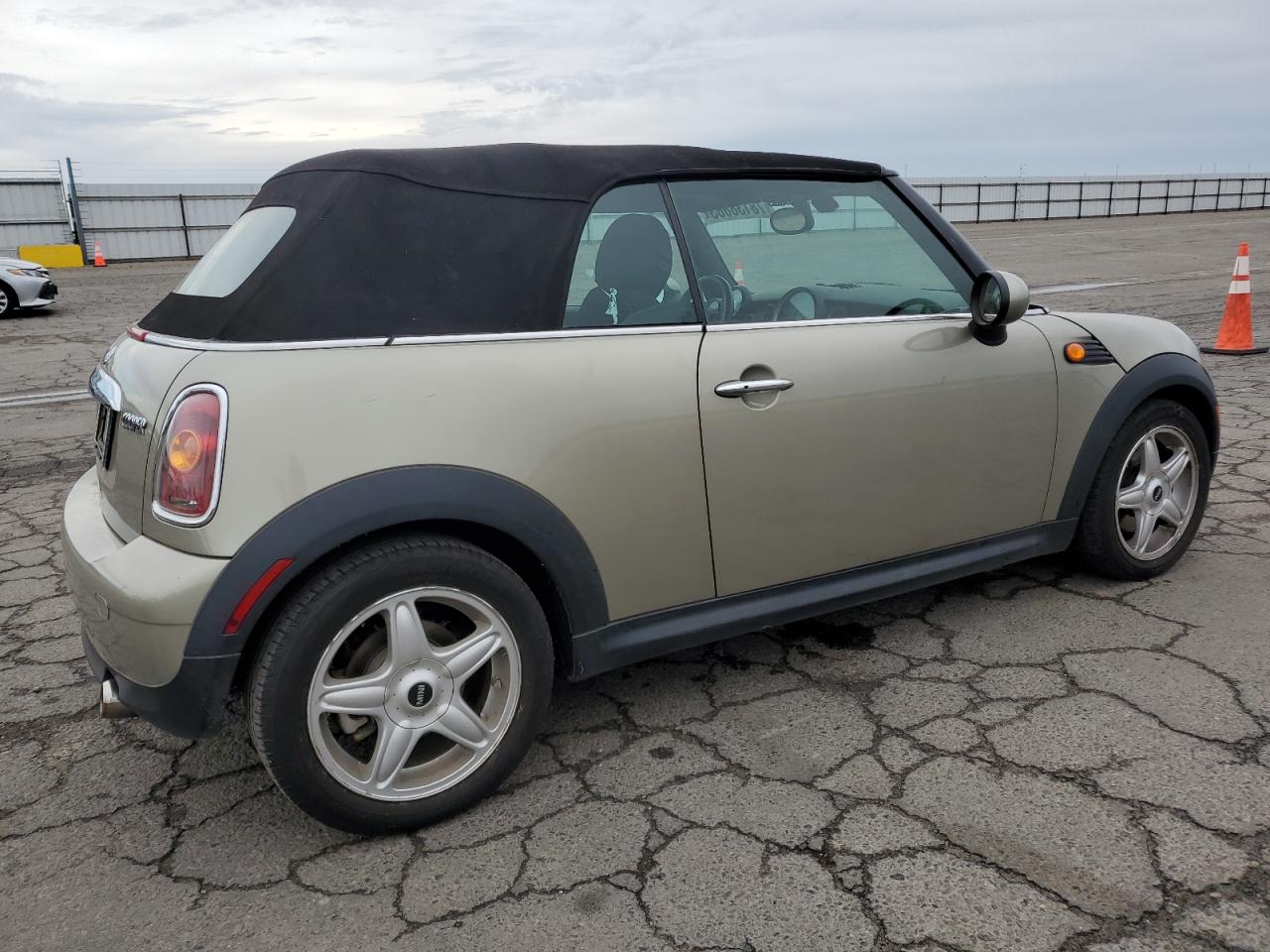 Image 3 of 2010 MINI COOPER  2010 with VIN WMWMR3C52ATU97209