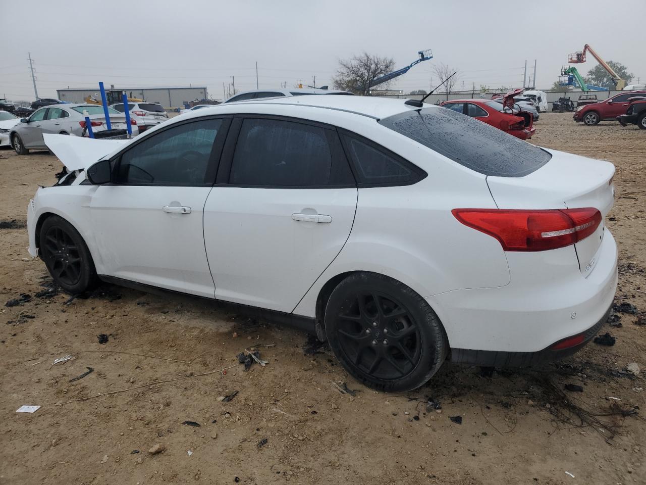 Image 2 of 2016 FORD FOCUS SE 2016 with VIN 1FADP3F26GL235511