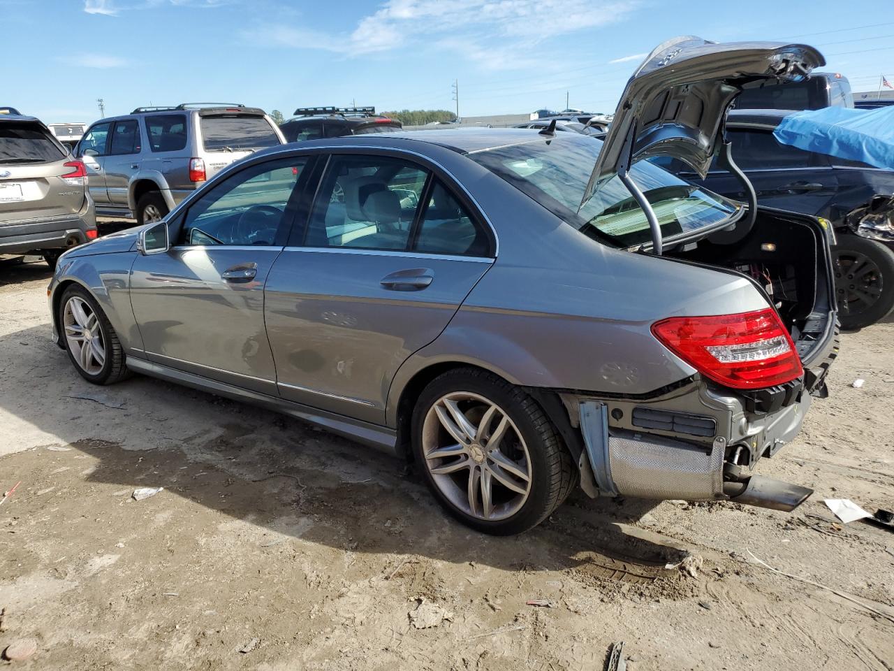 Image 2 of 2014 MERCEDES-BENZ C 250 2014 with VIN WDDGF4HBXEA937794