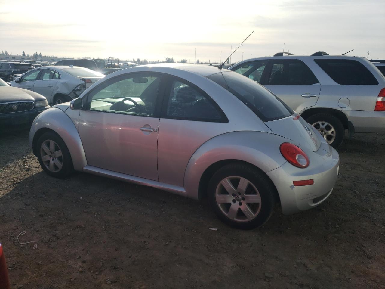 Изображение 2 2007 VOLKSWAGEN NEW BEETLE 2.5L 2007 с VIN 3VWPG31C47M514541
