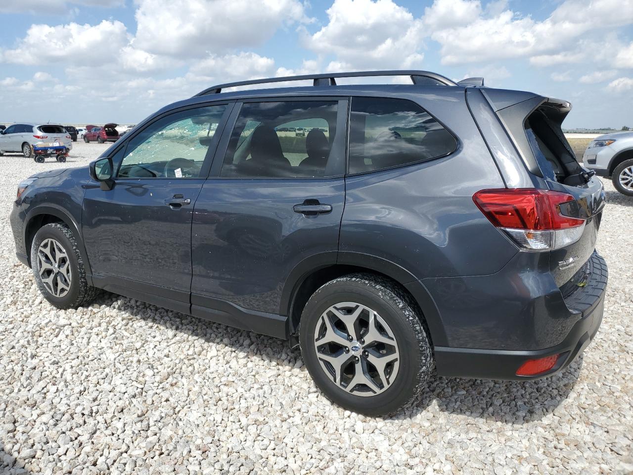 Image 2 of 2021 SUBARU FORESTER PREMIUM 2021 with VIN JF2SKAJCXMH400304