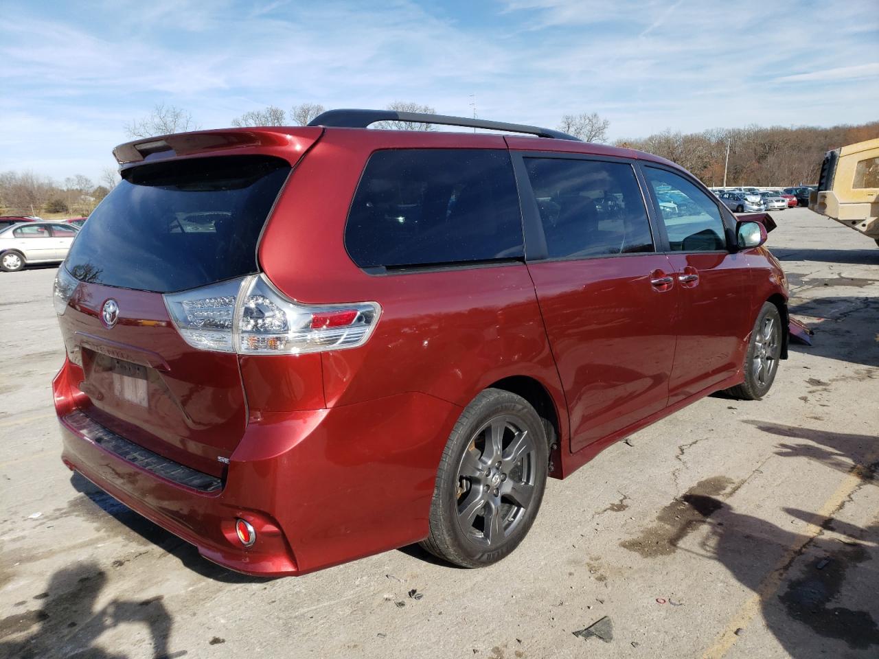 Image 3 of 2017 TOYOTA SIENNA SE 2017 with VIN 5TDXZ3DC9HS784407