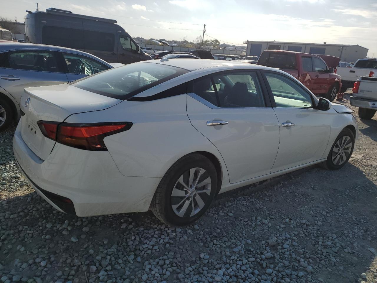 Изображение 3 2020 NISSAN ALTIMA S 2020 с VIN 1N4BL4BV0LC192786