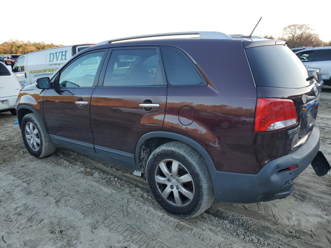 Obraz 2 z 2011 KIA SORENTO BASE 2011 z VIN 5XYKT3A12BG052428