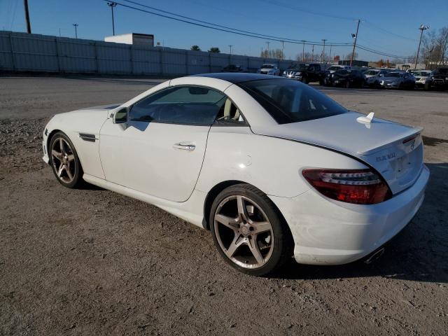 Image 2 of 2016 MERCEDES-BENZ SLK 300 2016 with VIN WDDPK3JA7GF120215