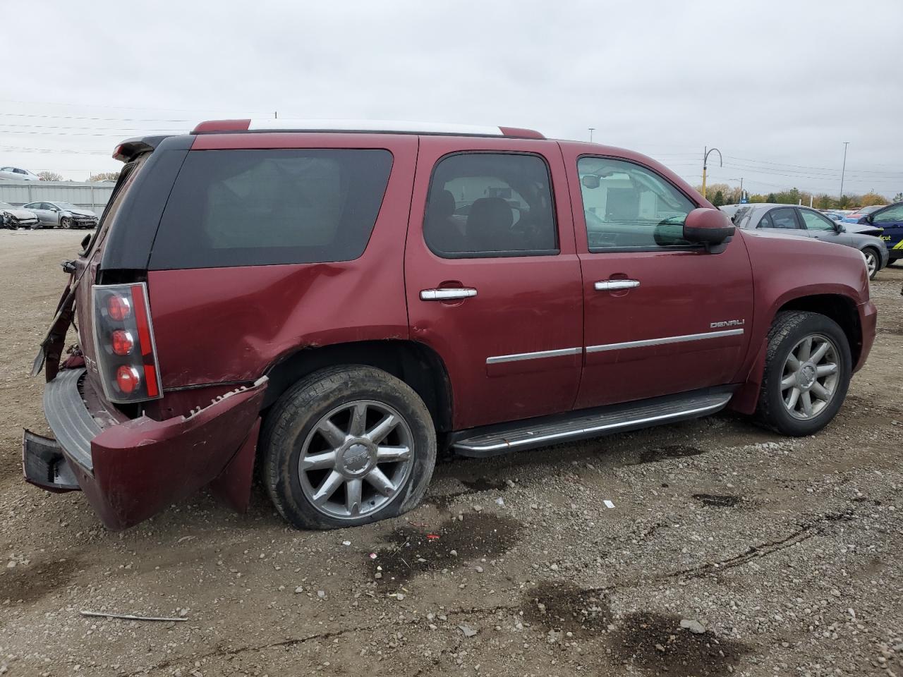 Image 3 of 2011 GMC YUKON DENALI 2011 with VIN 1GKS2EEF1BR140719