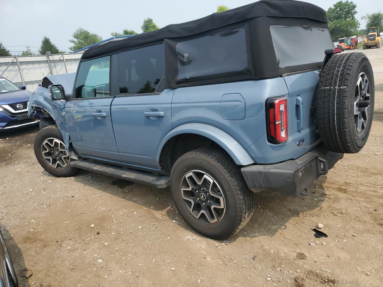 Image 2 of 2023 FORD BRONCO BASE 2023 with VIN 1FMDE5BH6PLA98703